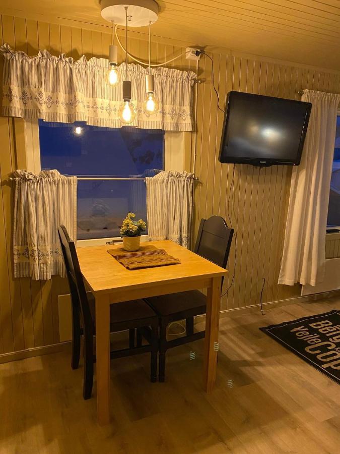 Koselig Studioleilighet I Svolvaer - Lofoten Ved Svolvaergeita, Djevelporten Svolvær Exterior foto